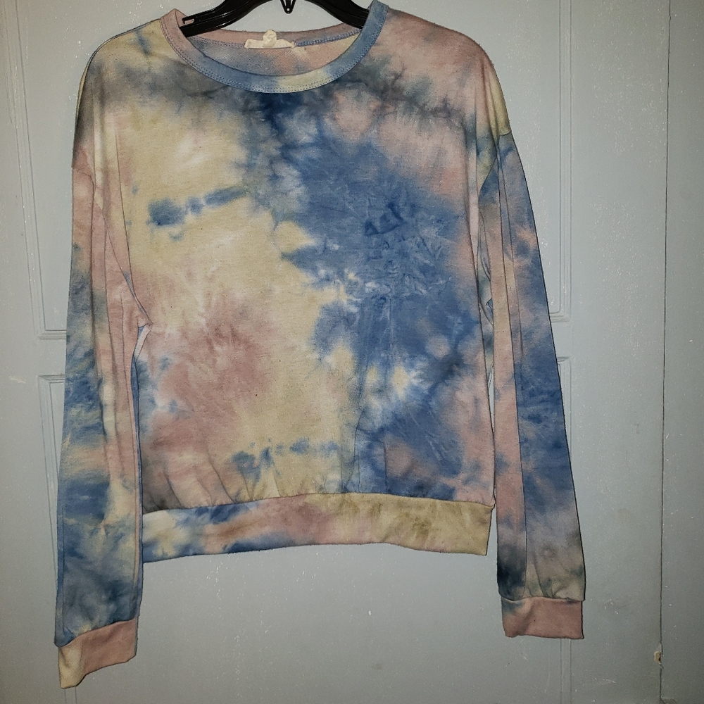 Mixed blend of womens tops